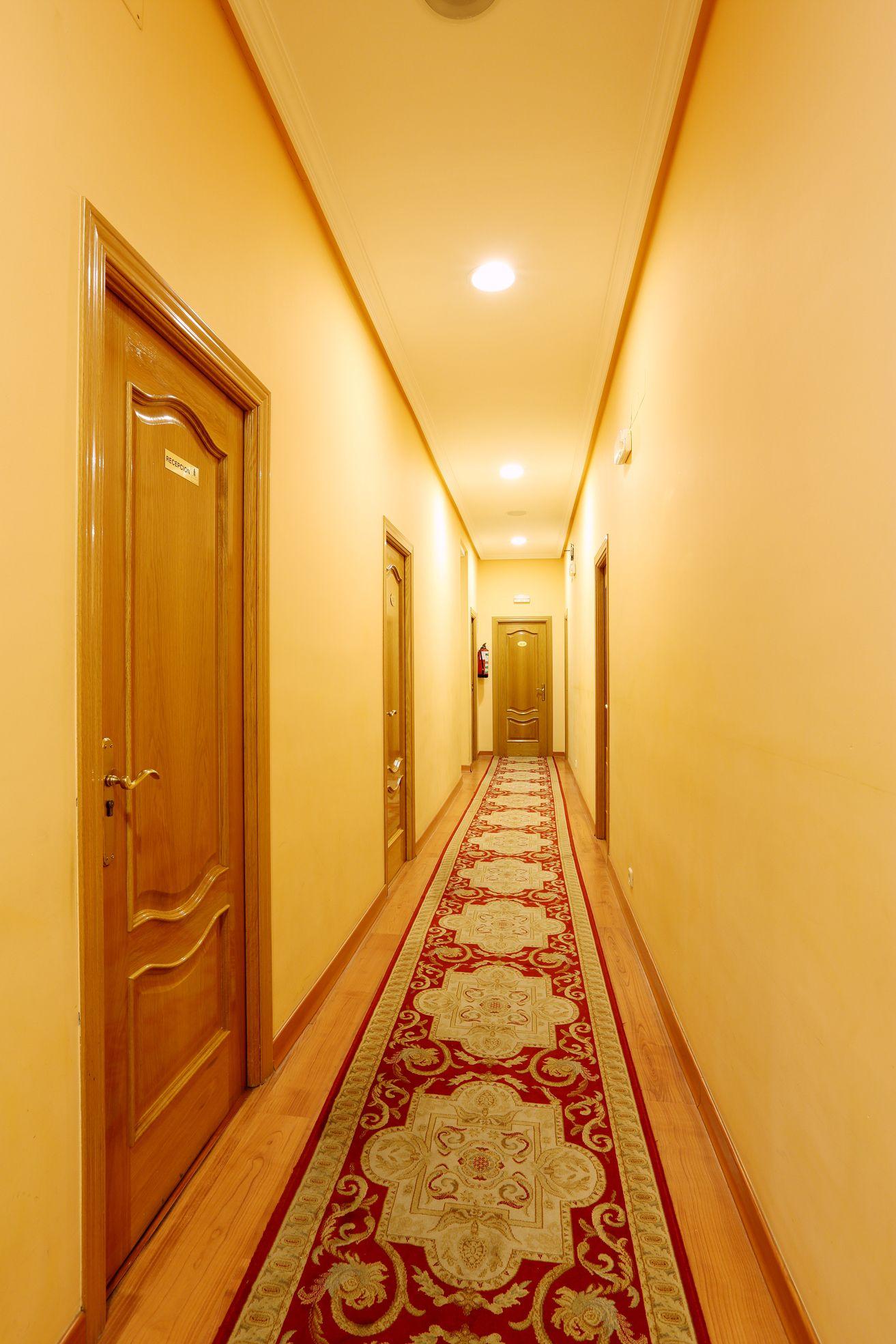 Hostal Sil & Serranos - Madrid — Photos 1
