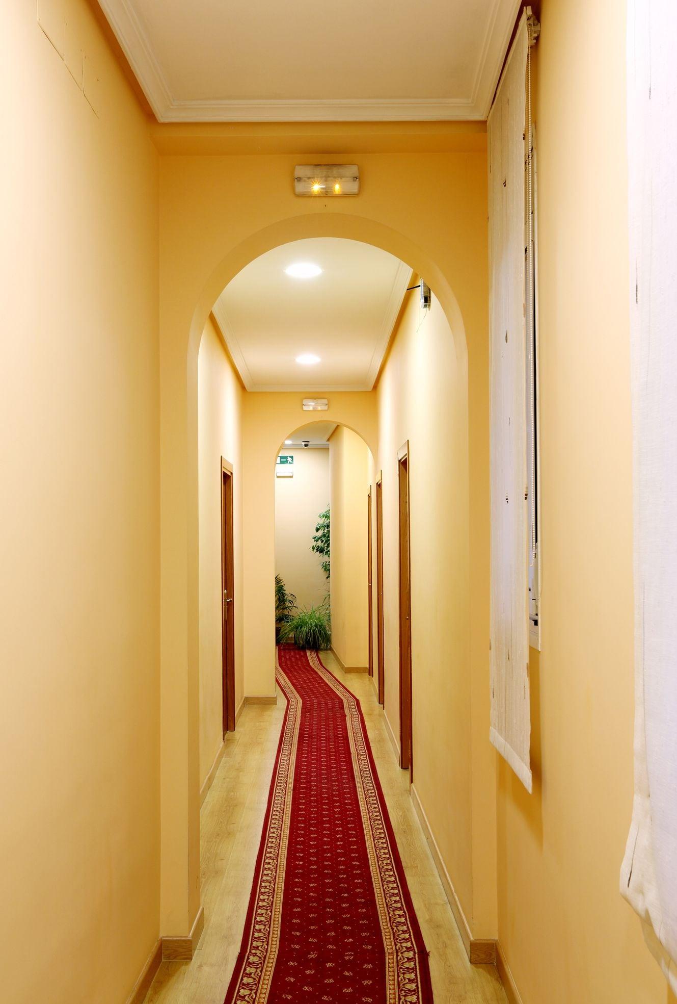 Hostal Sil & Serranos - Madrid — Photos 2